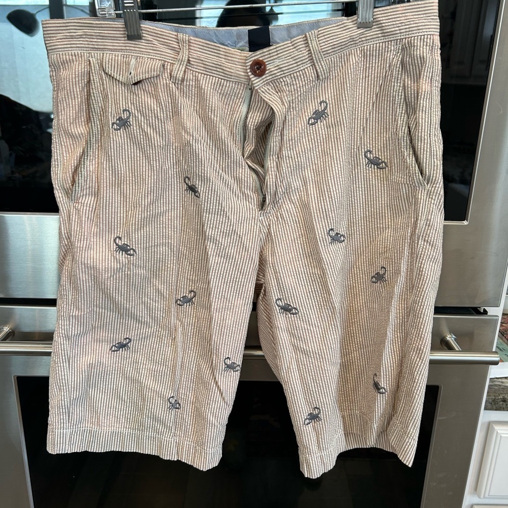 J. Crew seersucker Shorts with scorpion design/W32, GUC